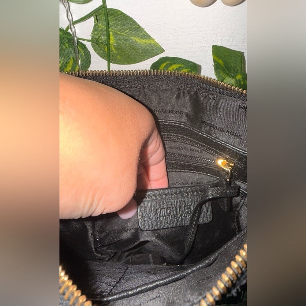 Michael Kors Brooklyn Large Grommet Convertible Hobo Black Leather Bag - Picture 16 of 16